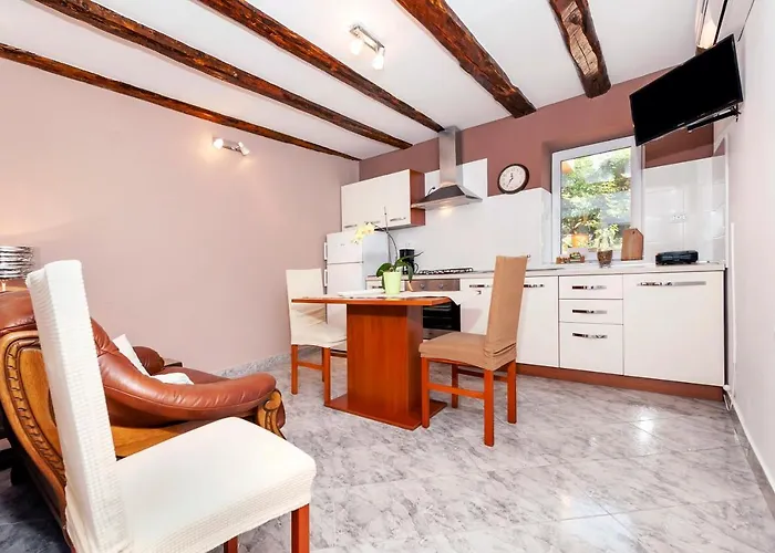 Pino Apartment *