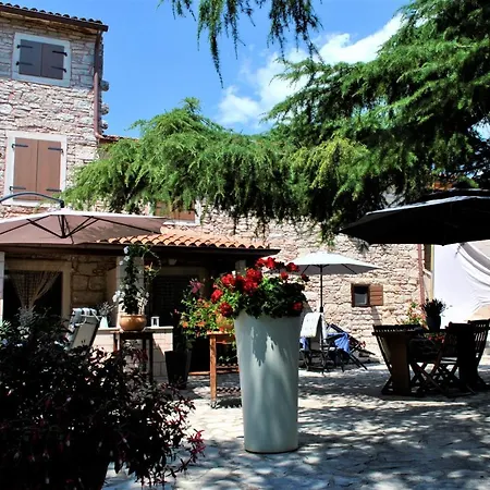 Apartment Pino Bale