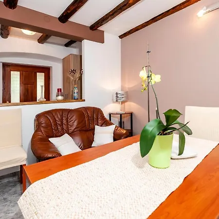 Apartment Pino *