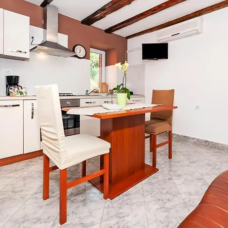 Pino Apartment