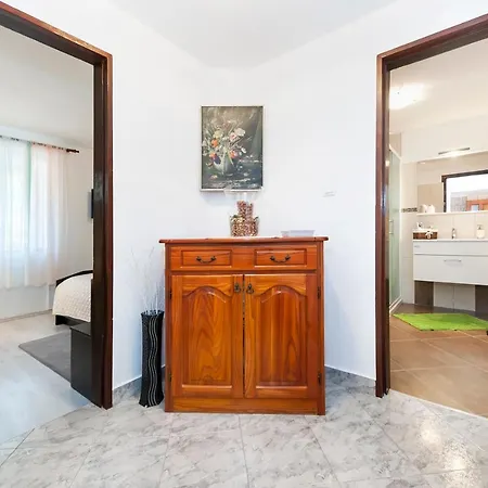 Pino Apartment