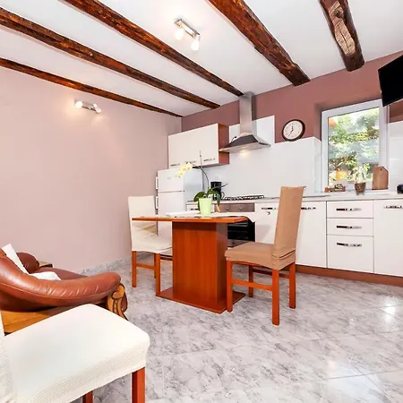 Pino Apartment *