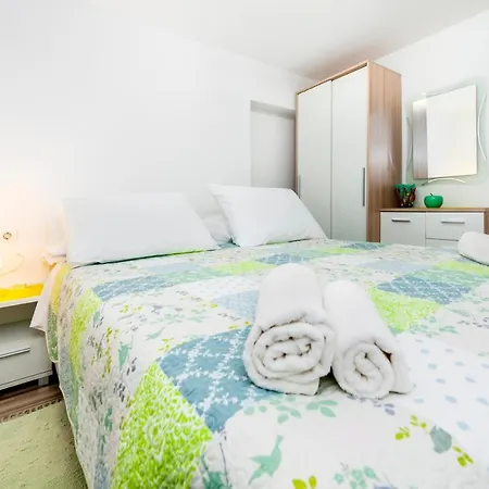 Apartment Pino *