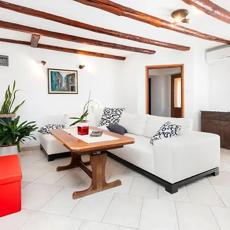 Pino Apartment